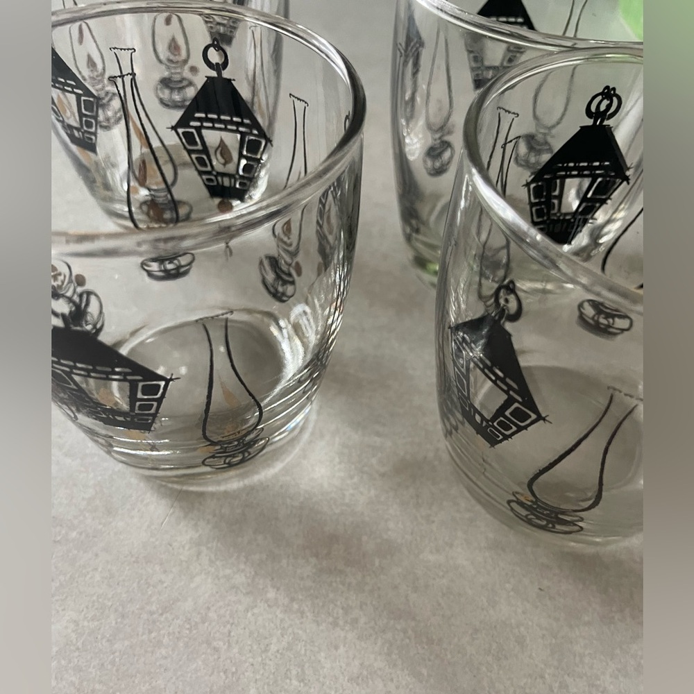 Set of 4 Vintage Lantern Design Glasses